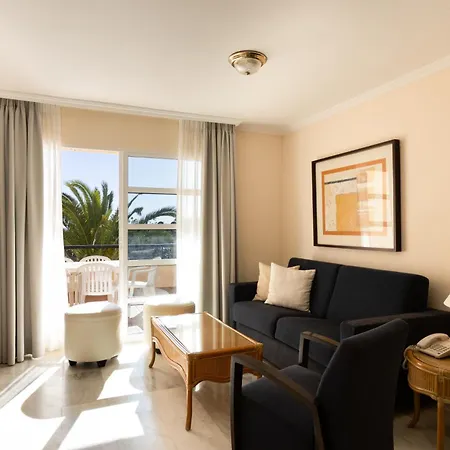 Ramada & By Wyndham Costa Del Sol フエンヒロラ