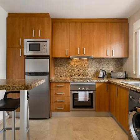 Ramada & By Wyndham Costa Del Sol فوينخيرولا