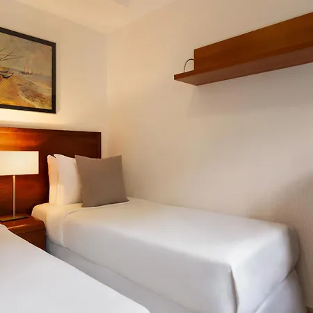 Ramada & By Wyndham Costa Del Sol 3* فوينخيرولا