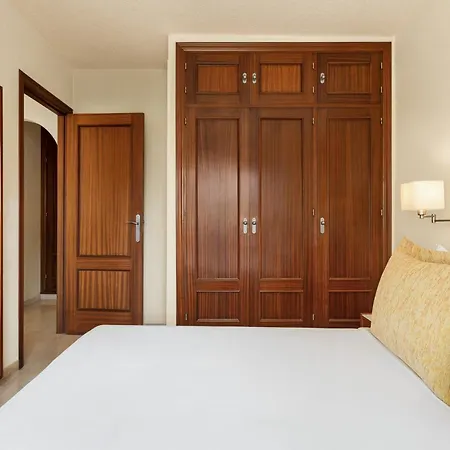 Lägenhetshotell Ramada & By Wyndham Costa Del Sol 4*