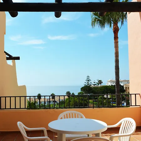 Ramada & By Wyndham Costa Del Sol 3* فوينخيرولا