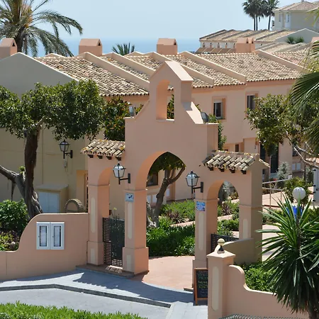 Lägenhetshotell Ramada & By Wyndham Costa Del Sol 4*