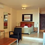 Ramada & By Wyndham Costa Del Sol 푸엔히롤라