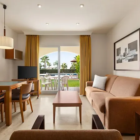 Апарт-отель Ramada & By Wyndham Costa Del Sol Фуэнхирола
