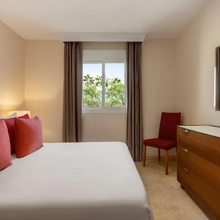 Апарт-отель Ramada & By Wyndham Costa Del Sol Фуэнхирола