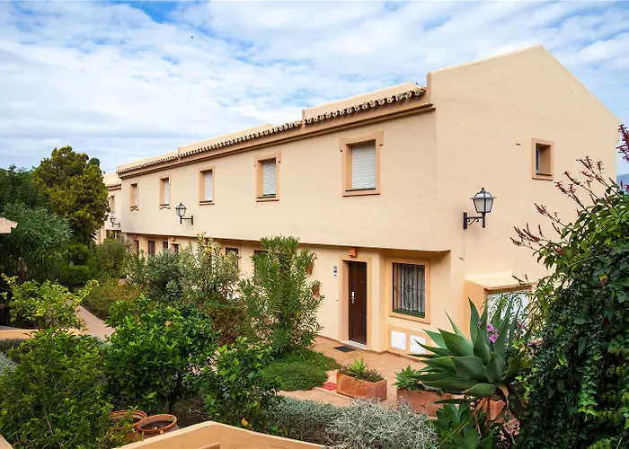 Ramada & By Wyndham Costa Del Sol 3* フエンヒロラ